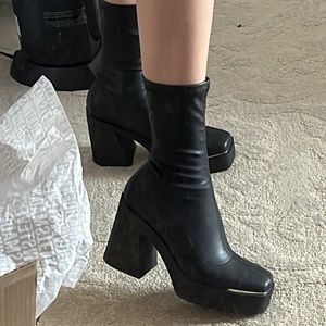 Steve Madden Bosa black platform heel sock boot